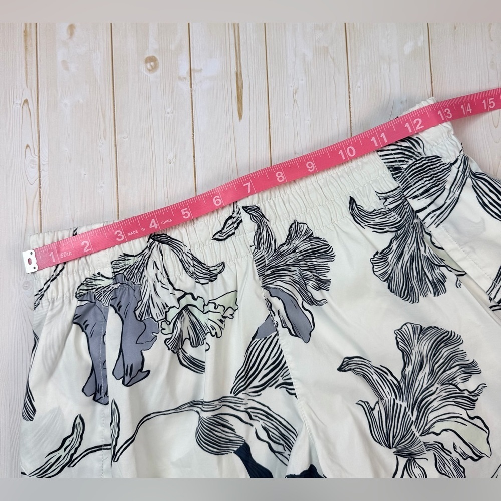 Athleta Print Racer Run Short in Floral Nouveau Size XS - Picture 11 of 12